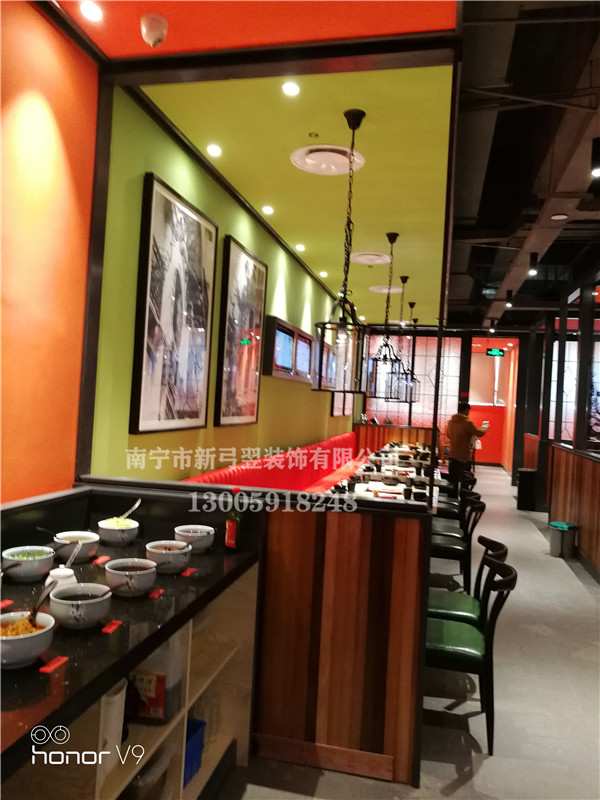   南宁不锈钢栏杆不锈钢包边玻璃门价格