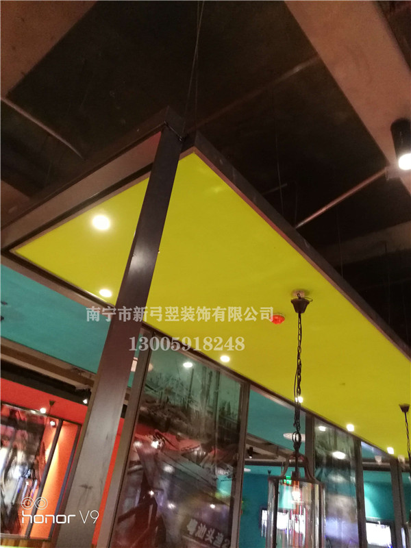   南宁不锈钢栏杆不锈钢包边玻璃门价格