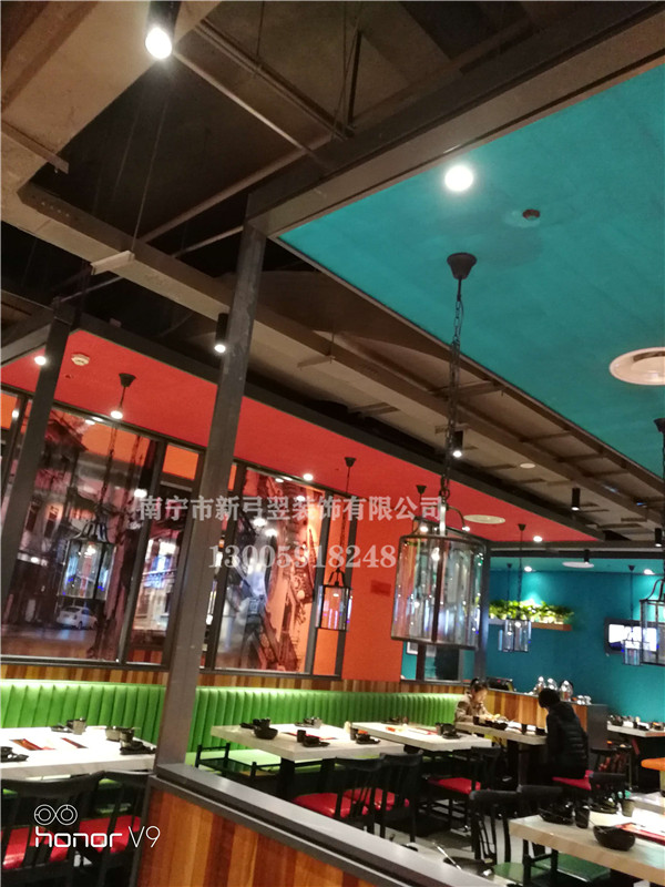   南宁不锈钢栏杆不锈钢包边玻璃门价格