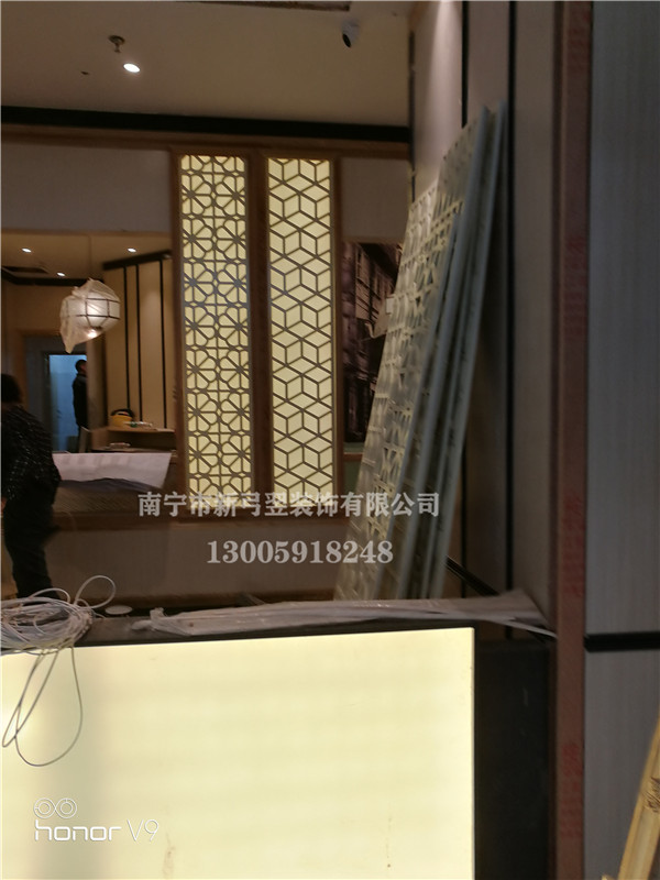   南宁不锈钢栏杆不锈钢包边包板安装