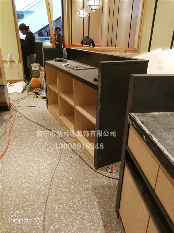   南宁不锈钢门窗不锈钢包边包板安装