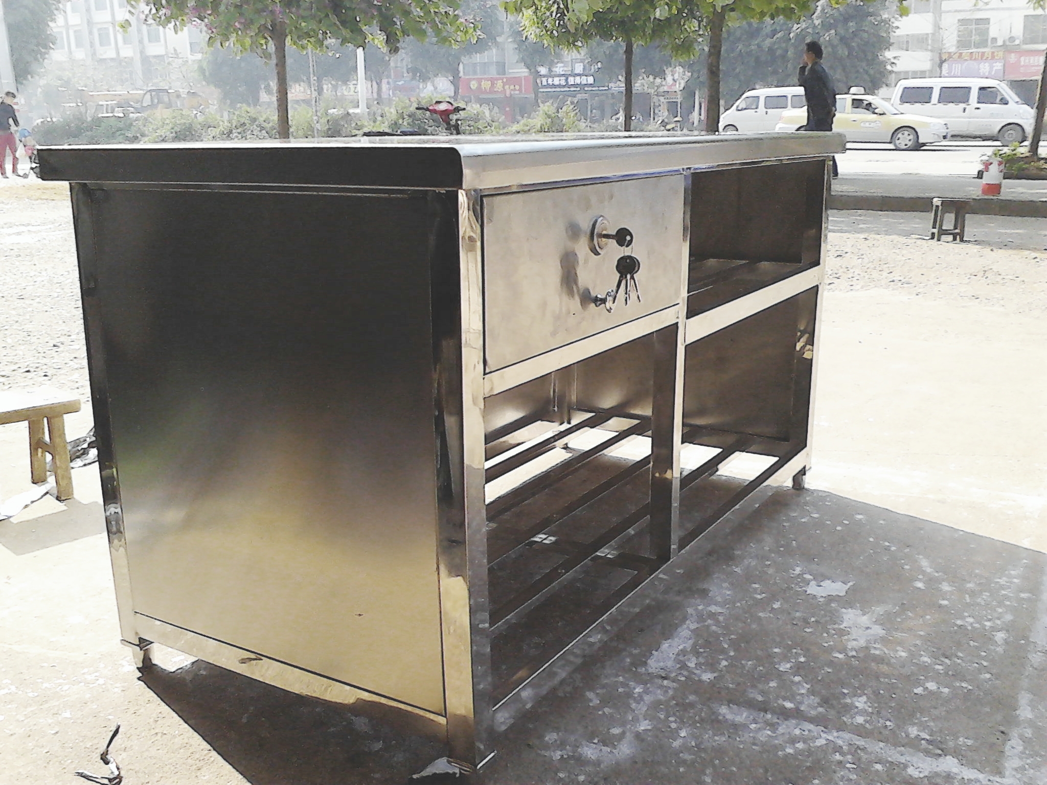 南宁不锈钢门窗不锈钢桌子厂家 南宁不锈钢门窗不锈钢桌子厂家